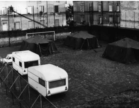 Le tendopoli per accogliere gli sfollati - 1980